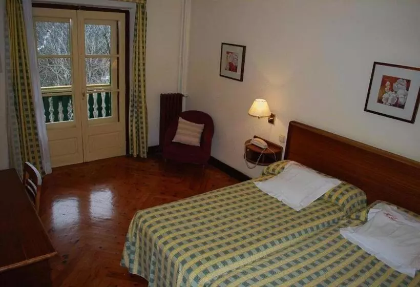 Habitación Estándar con Balcón, Adsera