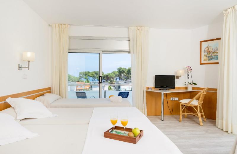 اتاق استاندارد سه تخته با بالکن, Ancora