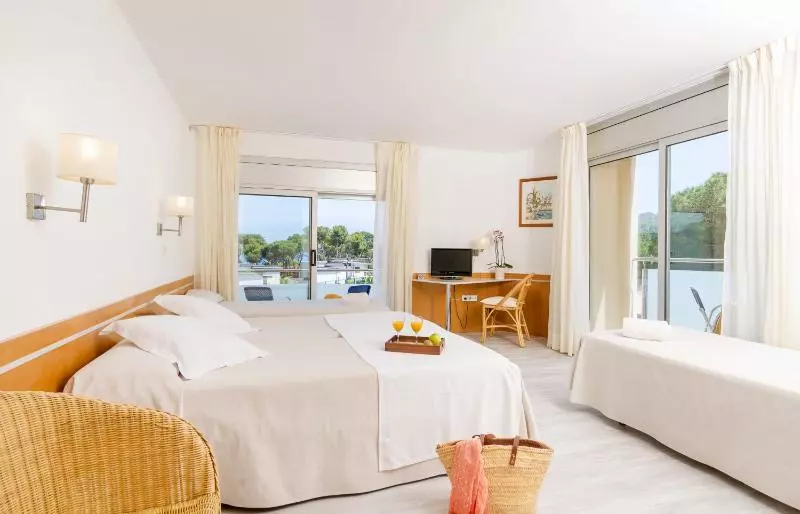 Chambre Quadruple Standard avec Balcon, Ancora