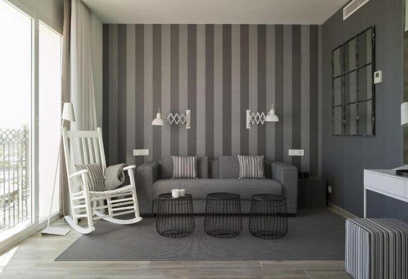 جناح جونيور مطلّ علي البحر, Boutique Balandret