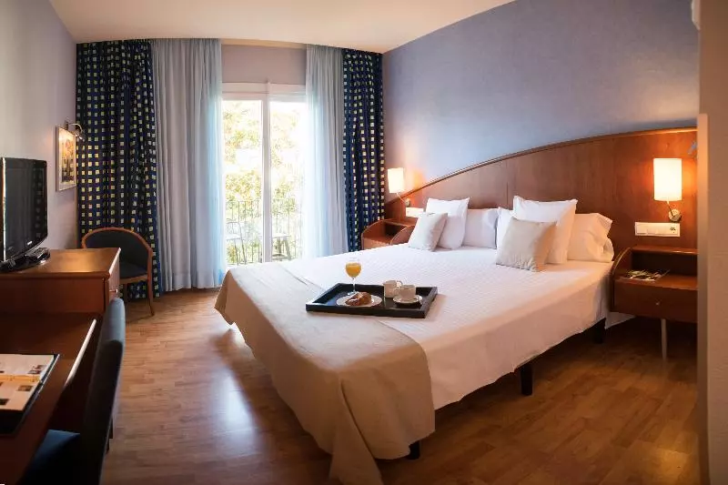 Cameră Standard cu Balcon, Delfin