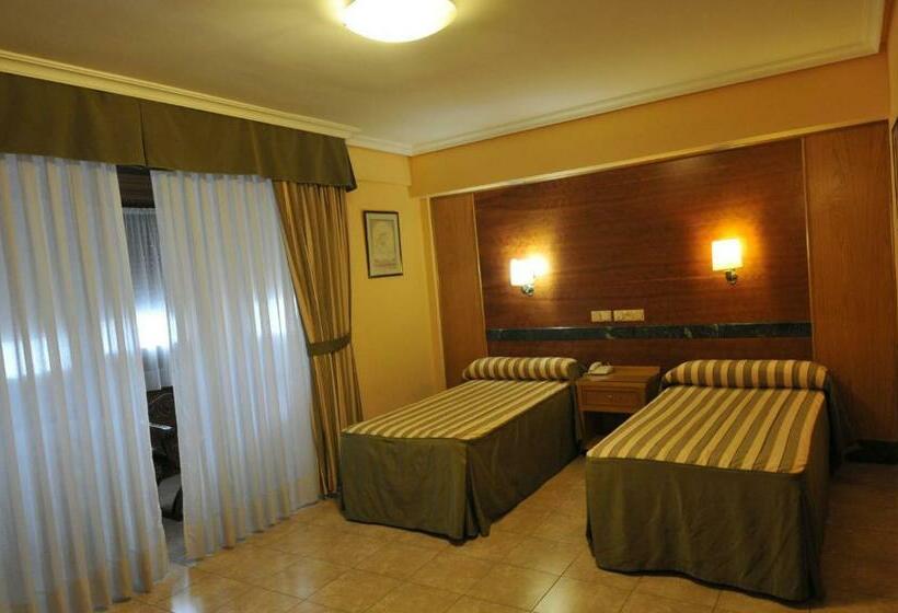 اتاق استاندارد چهار تخته, Gavilanes 2 Toledo