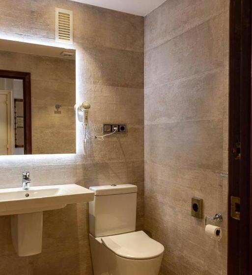 Номер Стандарт Трехместный, Hostal Doña Juana