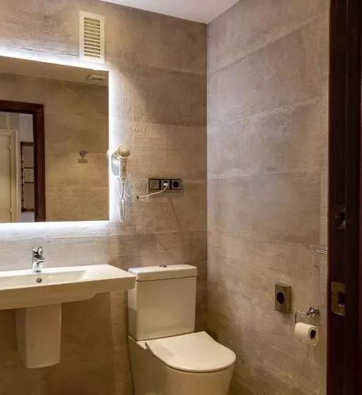 3-Bett-Standardzimmer, Hostal Doña Juana