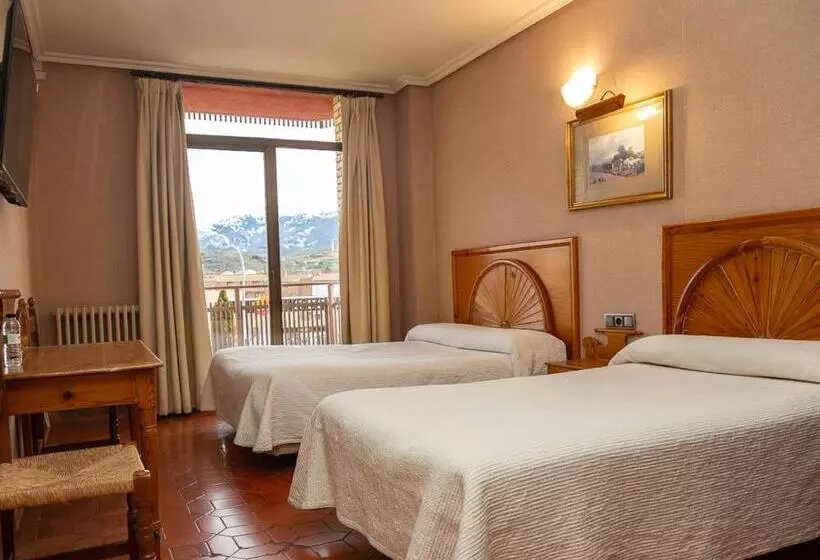 3-Bett-Standardzimmer, Hostal Doña Juana