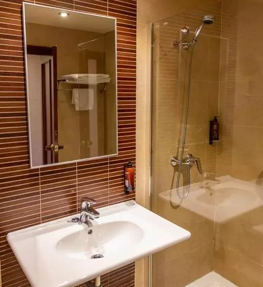3-Bett-Standardzimmer, Hostal Doña Juana