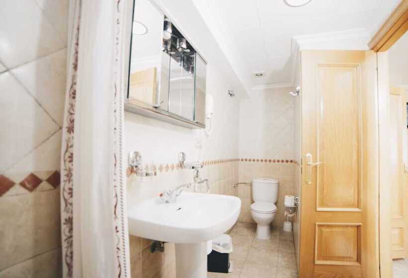 اتاق استاندارد چهار تخته, Gavilanes 2 Toledo