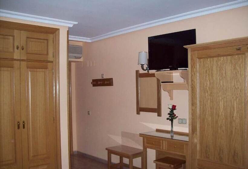 اتاق استاندارد چهار تخته, Gavilanes 2 Toledo