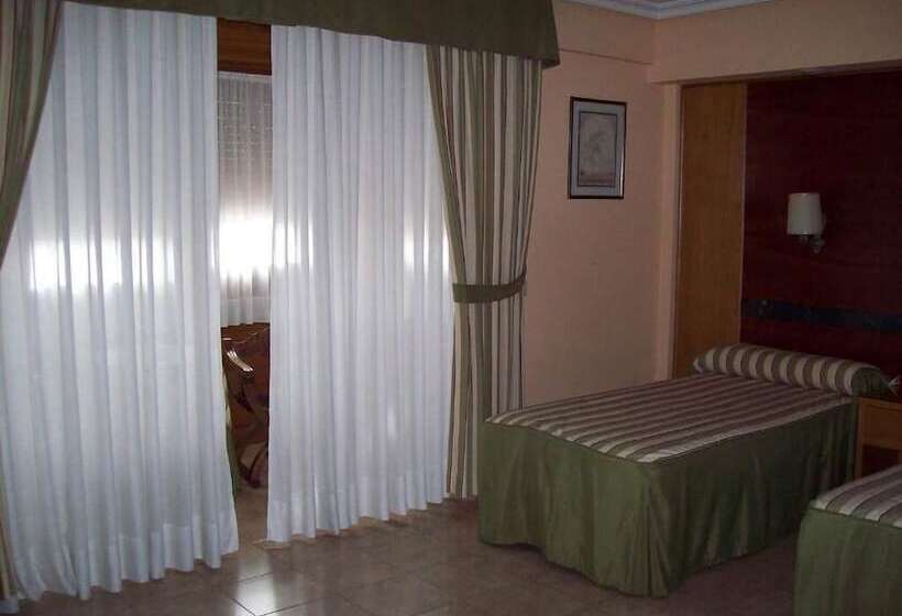 اتاق استاندارد چهار تخته, Gavilanes 2 Toledo