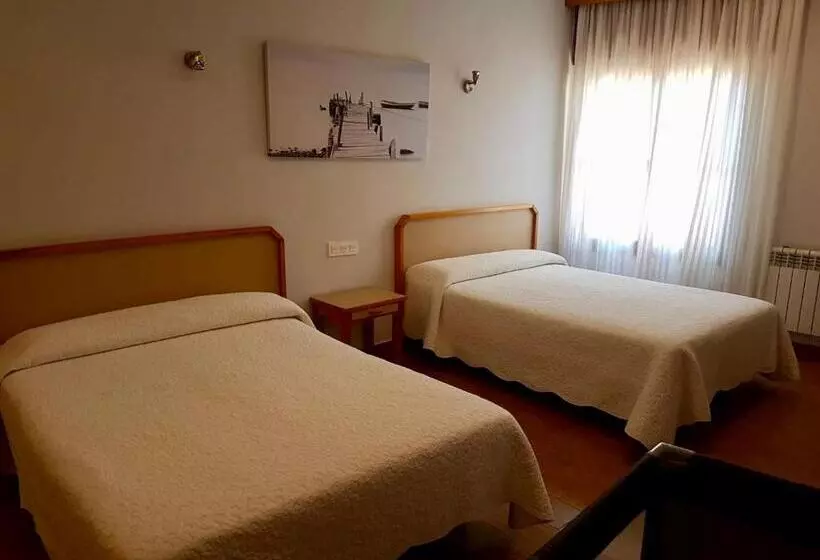 Economy Quadruple Room, Hostal Puerta La Villa