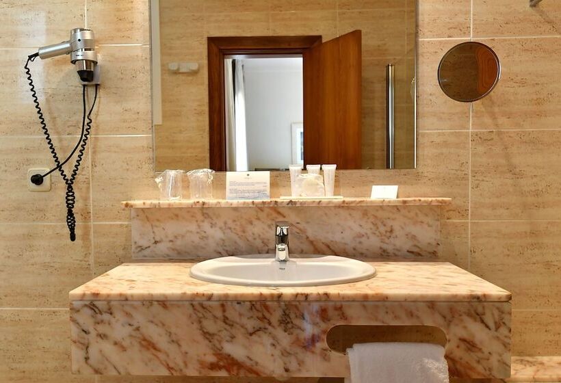 海景标准间带阳台, Hostalillo