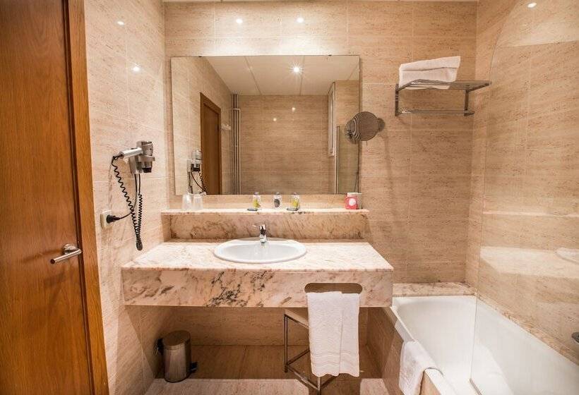 Трехместный Номер Стандарт с Балконом, Hostalillo