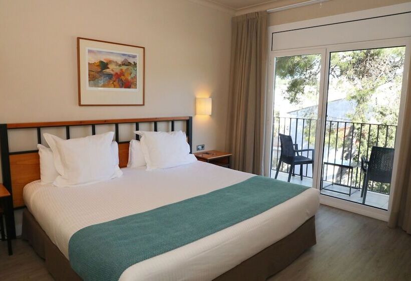 带阳台的三人标准间, Hostalillo