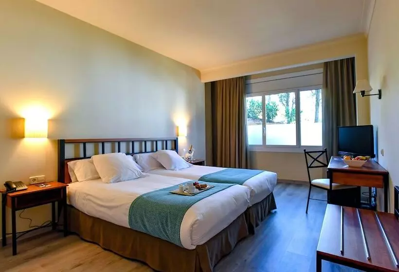 Economy Room, Hostalillo