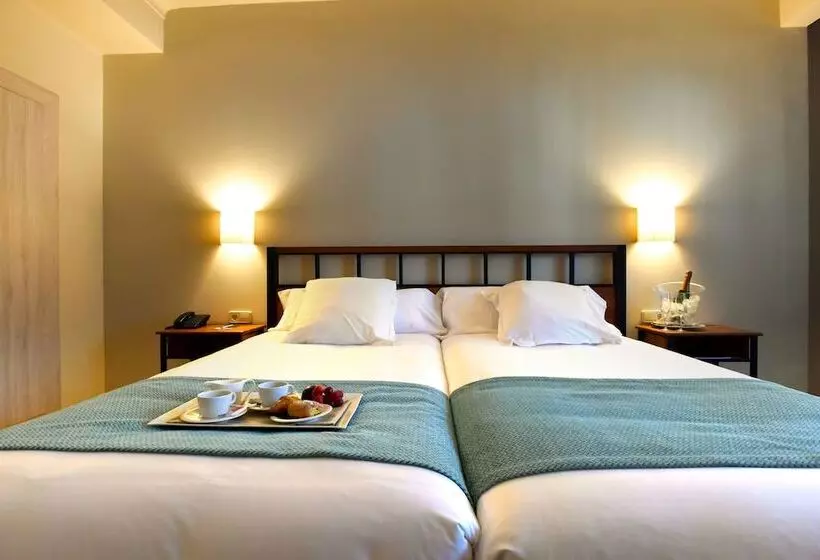 Economy Room, Hostalillo