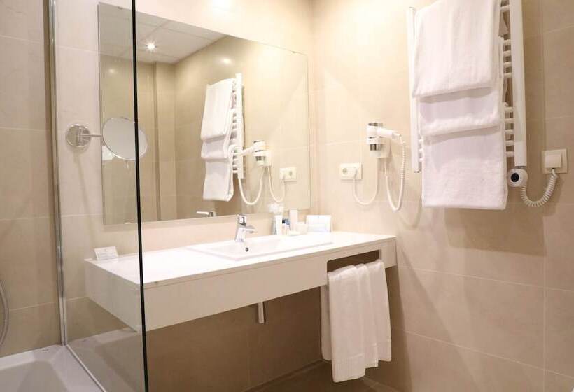 家庭海景房, Hostalillo