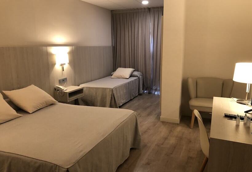 标准三人间, Marina