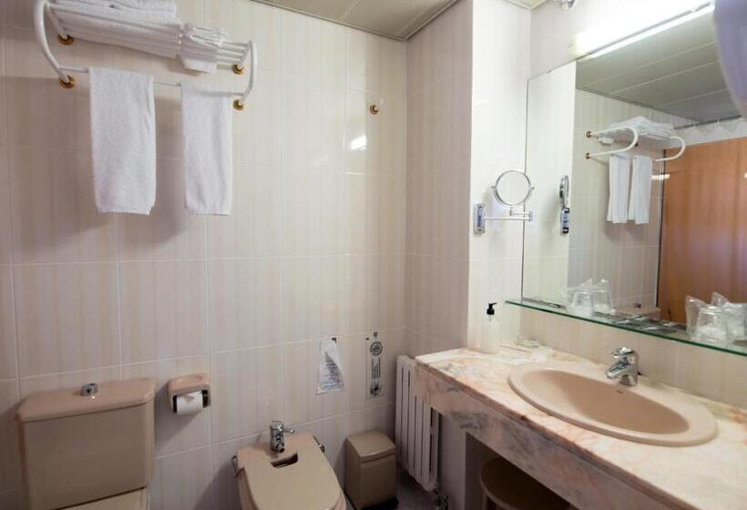 اتاق استاندارد سه نفره, Plaça