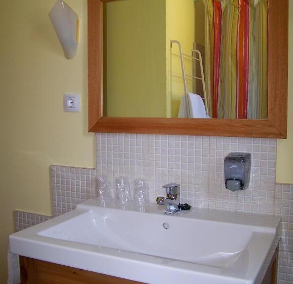 스탠다드 트리플 룸, Prats