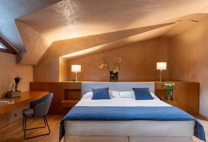 家庭间, Xalet Del Golf