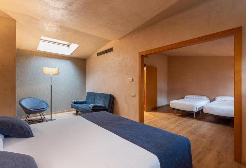 家庭间, Xalet Del Golf