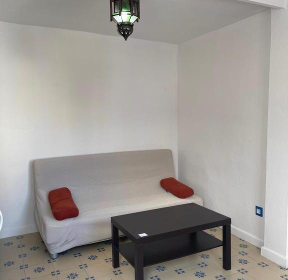 Номер Superior, Antilla Riad