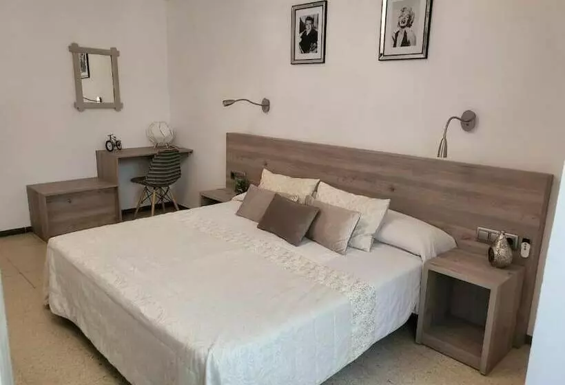 スタンダードルーム, Hostal Torras