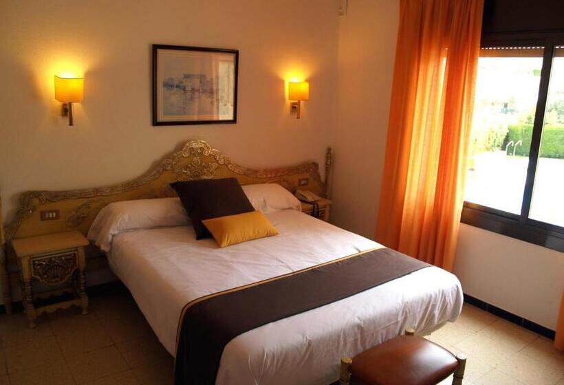 اتاق استاندارد چهار تخته, Hostal Del Sol