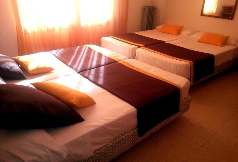 اتاق استاندارد چهار تخته, Hostal Del Sol