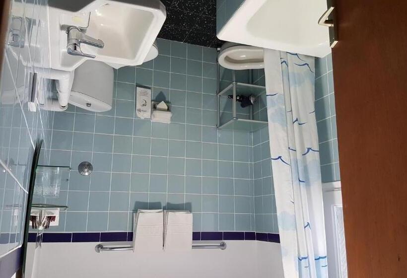 اتاق استاندارد, Hostal Residencia Catalina