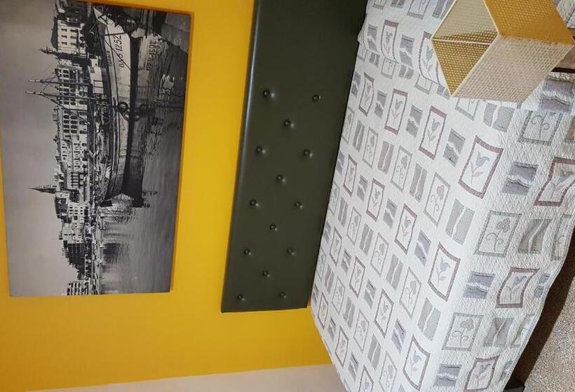 اتاق استاندارد یک نفره, Hostal Residencia Catalina