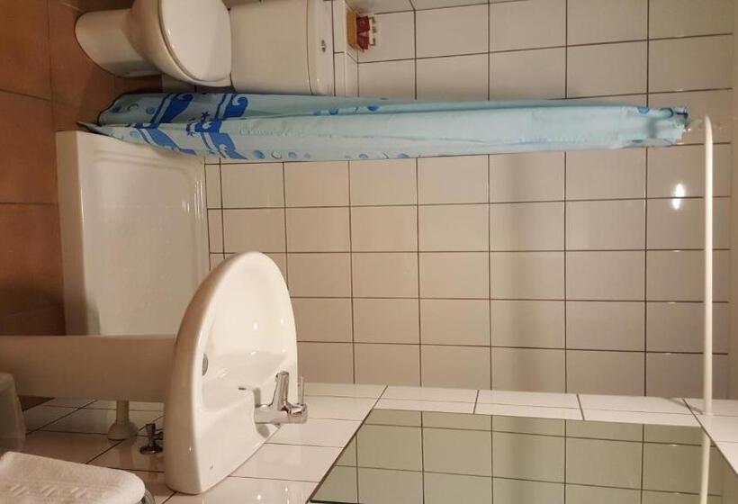 اتاق استاندارد سه نفره, Hostal Residencia Catalina