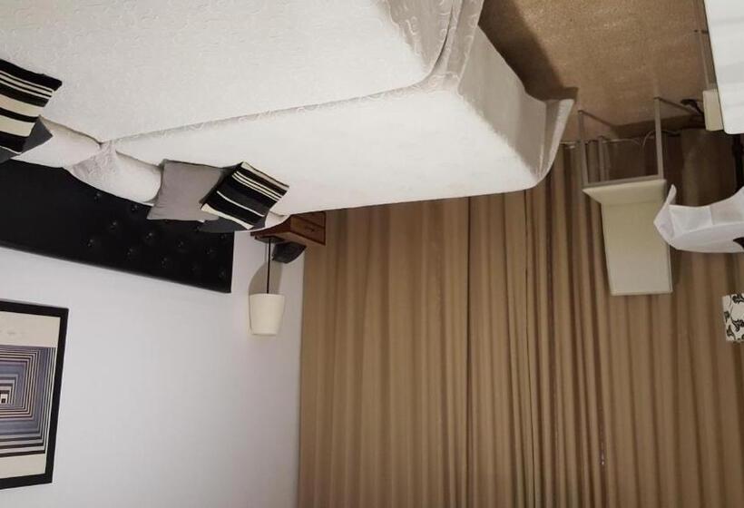 اتاق استاندارد چهار تخته, Hostal Residencia Catalina