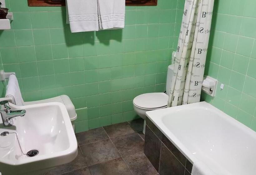 Номер Deluxe, Hostal Residencia Catalina