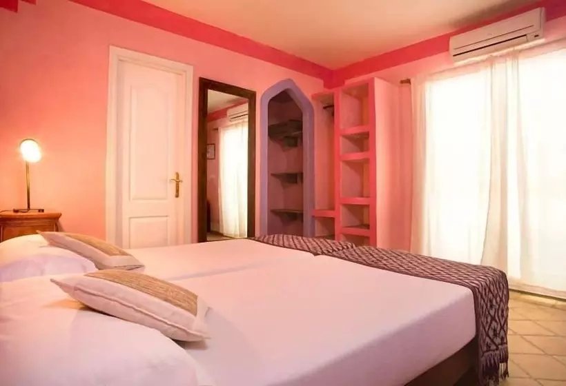 Standard Room, 100% Fun