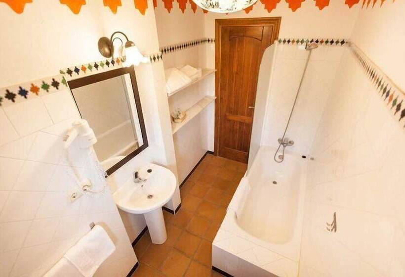 4인용 스탠다드 룸, 100% Fun