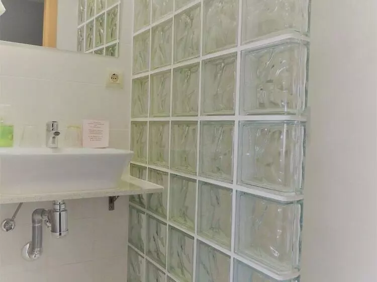 Standard Triple Room, Hostal Can Massot