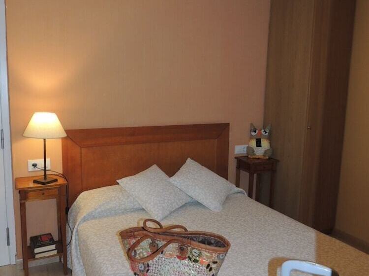 标准间, Hostal Can Massot