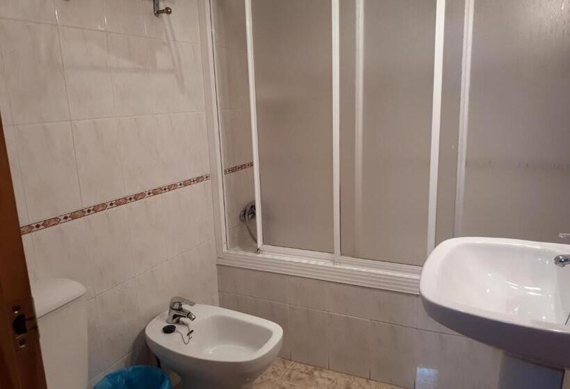 스탠다드 트리플 룸, Hostal Julio