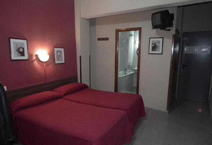 غرفة قياسية, Hostal La Muralla