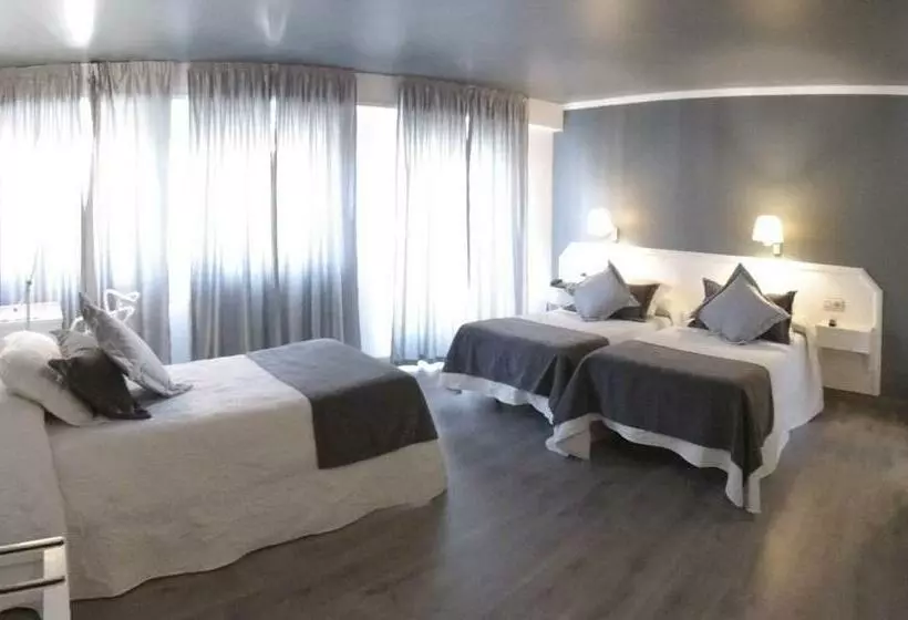 اتاق استاندارد سه نفره, Nest Style Santiago