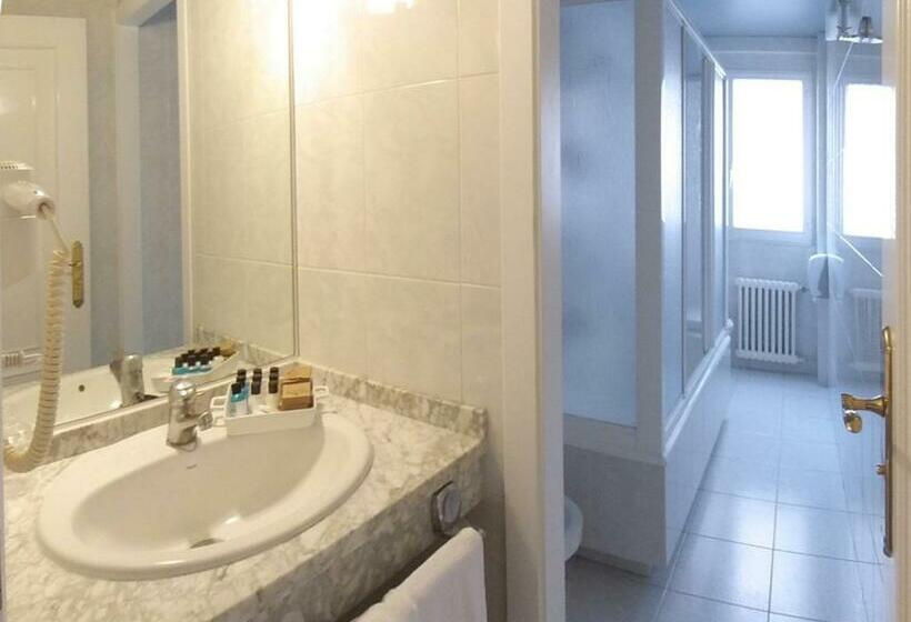 Номер Стандарт Трехместный, Nest Style Santiago