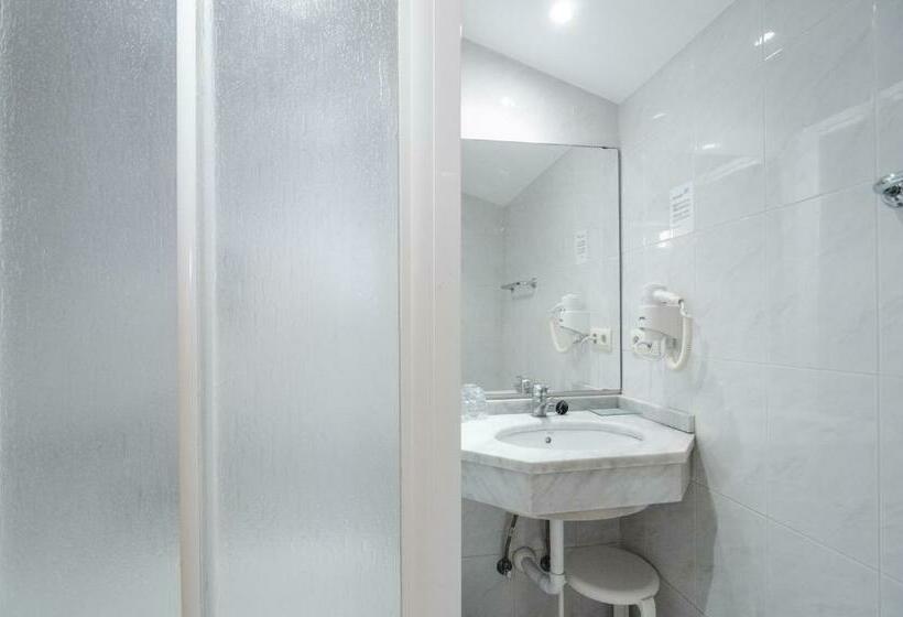 חדר בסיסי, Nest Style Santiago