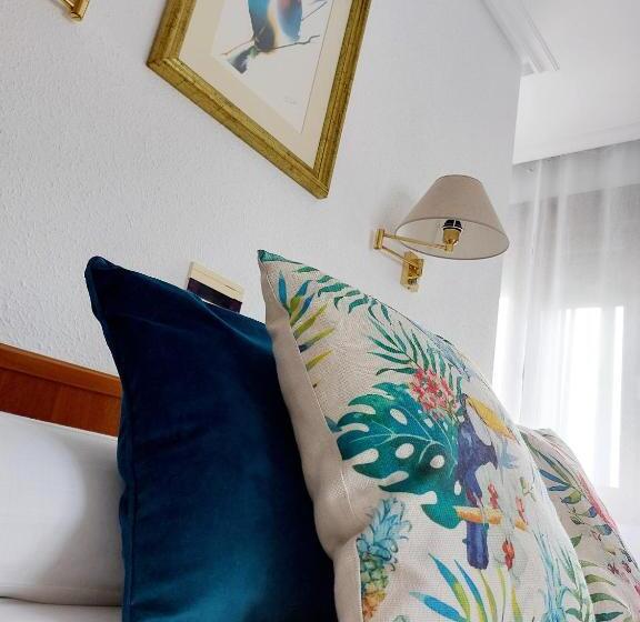 חדר סטנדרט נוף לבריכה, Pension Uxarte