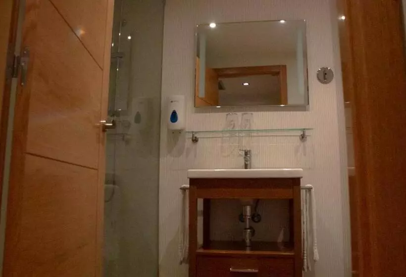 اتاق استاندارد یک نفره, Arha Reserva Del Saja