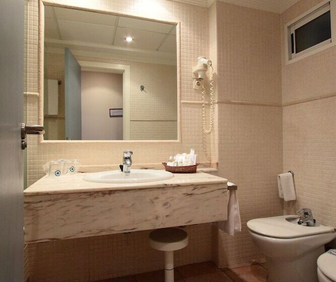 غرفة قياسية رباعية, Hospedium Hotel Abril