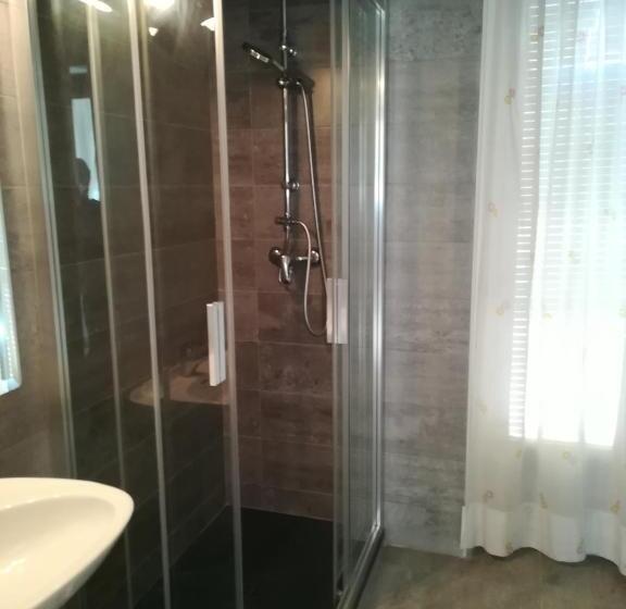 Номер Стандарт Трехместный, Hostal El Castillo