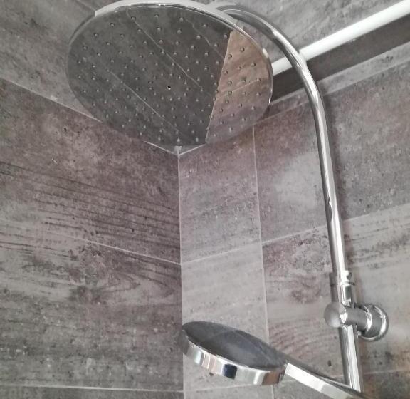 Номер Стандарт Трехместный, Hostal El Castillo