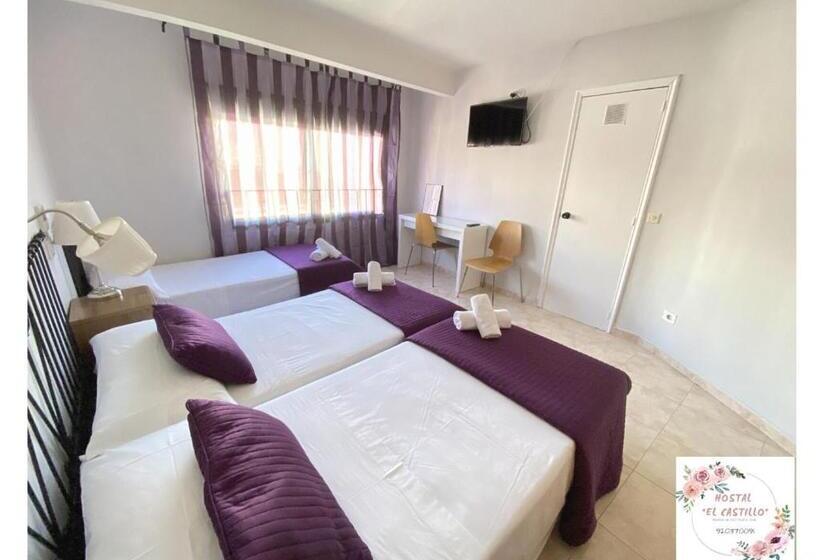 Номер Стандарт Трехместный, Hostal El Castillo