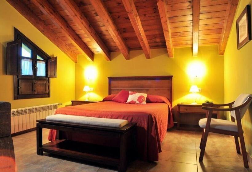 غرفة سوبيريور ثلاثية, Hostal Europa